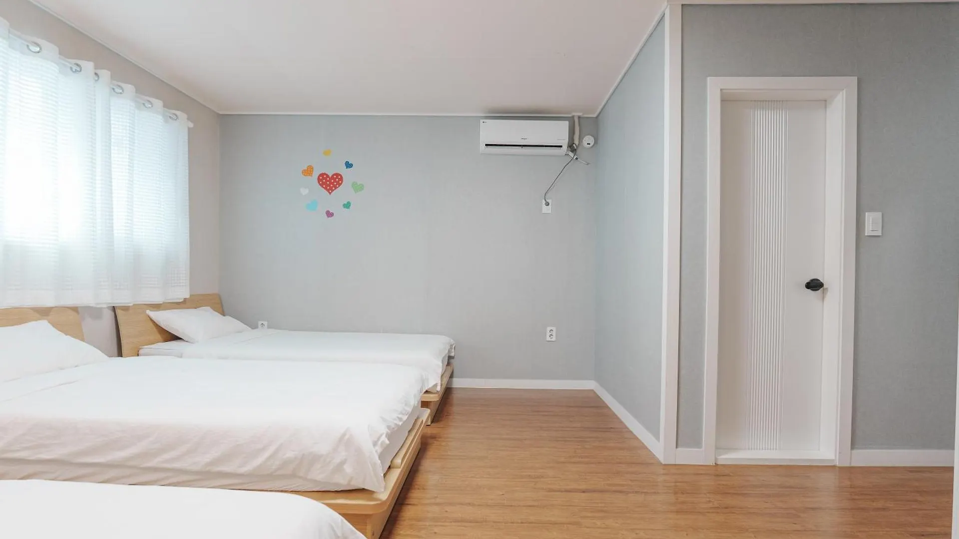 인천공항 게스트하우스 레인부츠 Korsel