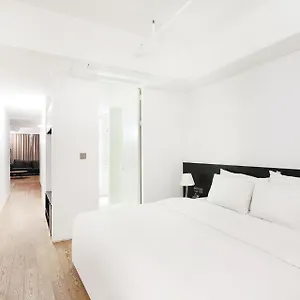 Hotel 498