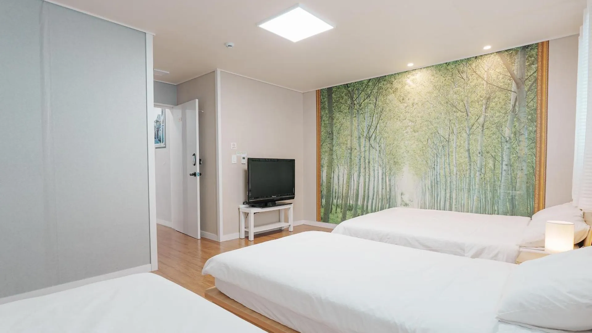 Rain Boots Guest House Incheon