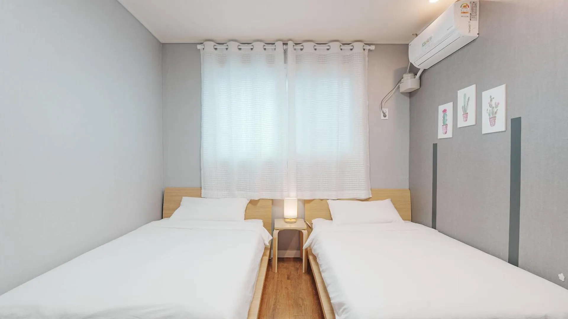 Rain Boots Guest House Incheon