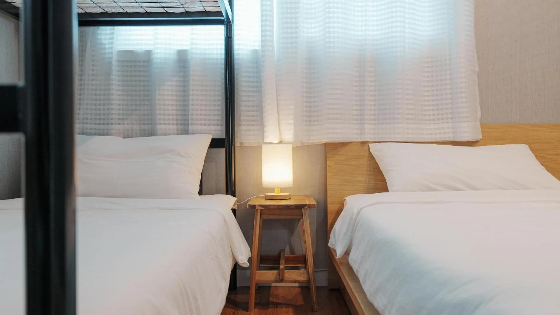 Rain Boots Guest House Incheon
