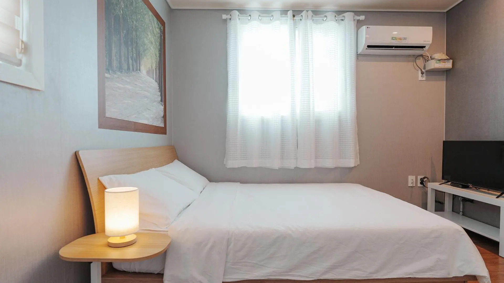 Rain Boots Guest House Incheon