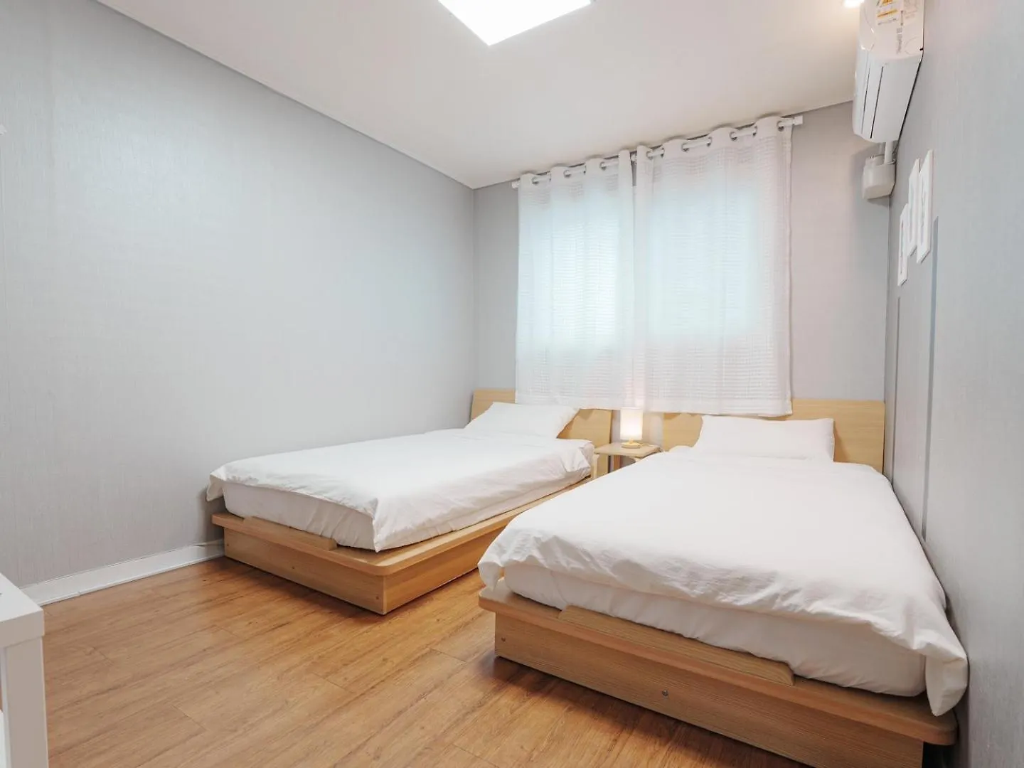 Rain Boots Guest House Incheon
