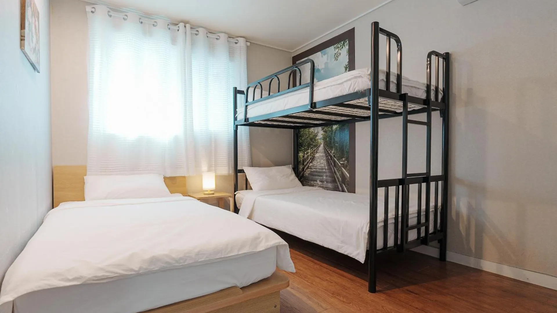 인천공항 게스트하우스 레인부츠 Guest house