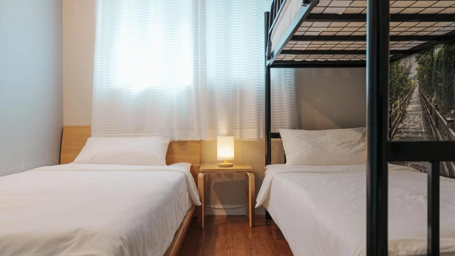 Rain Boots Guest House Incheon