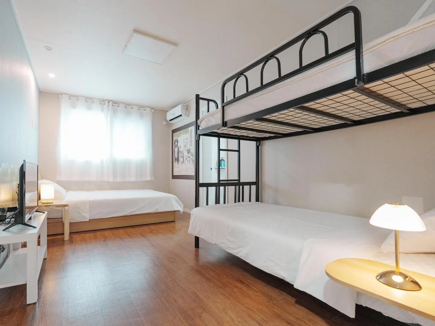 Rain Boots Guest House Incheon